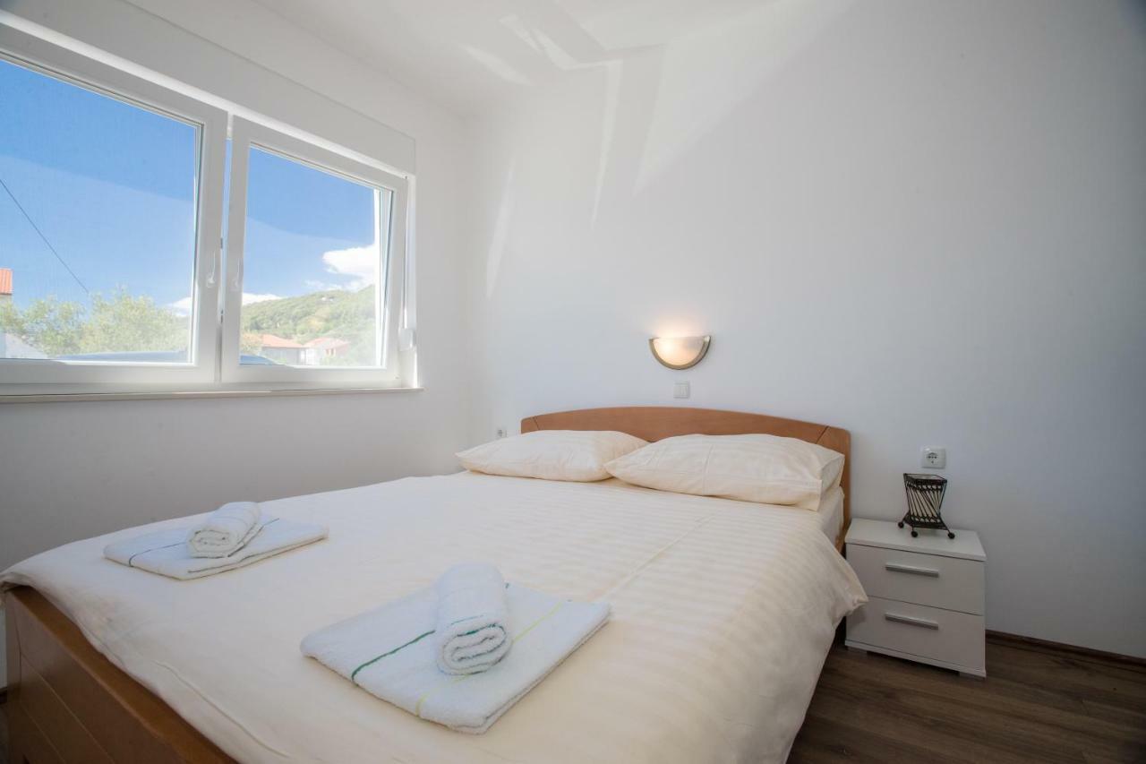 Apartments Petrusic Supetarska Draga Eksteriør billede